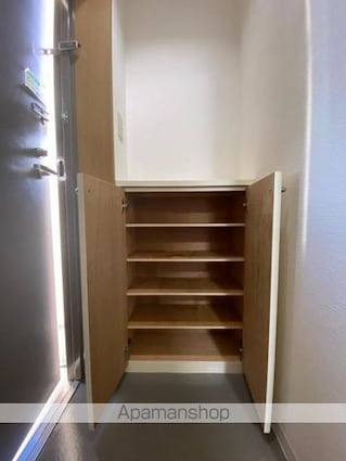 ディアコート栗林[1R/24.1m2]の玄関