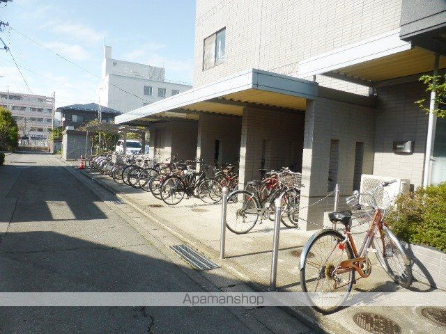 ウィンベル東館の外観写真