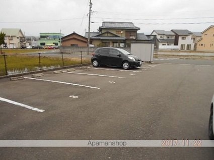レオパレス羽水[1K/23.61m2]の駐車場
