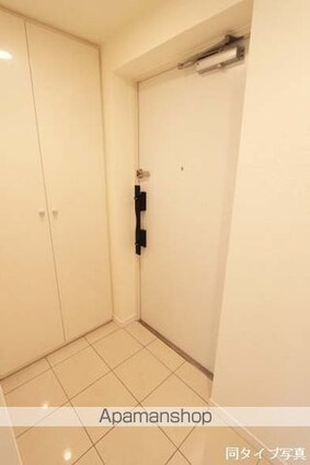 コンフォリア早稲田[1LDK/51.54m2]の玄関