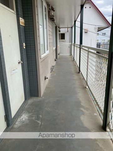 富岡わたなべコーポの玄関写真