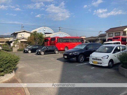 レオパレスやすらぎ[1K/23.18m2]の駐車場