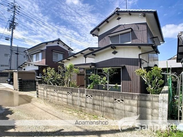 人見一戸建の外観写真