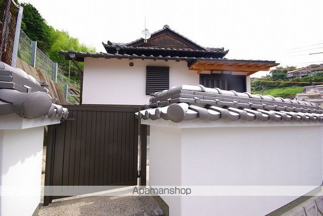 呉市 1階建 築52年の玄関写真