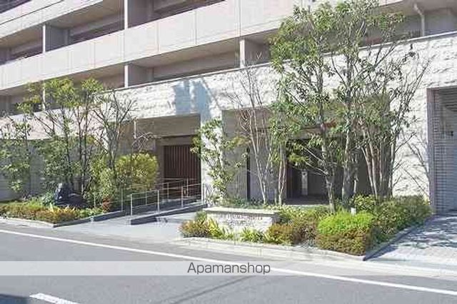ライオンズ関町北グランヒルズの玄関写真