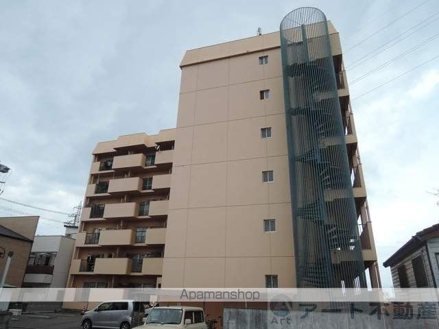 衣山第1マンションの外観写真