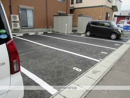 ベルメゾン・ラクＧ[1R/39.1m2]の駐車場