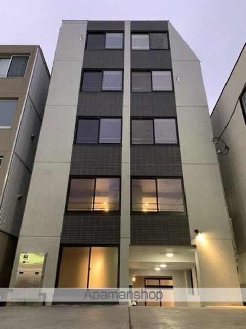 ＬｉｖｅＦｌａｔ中野鷺宮[1R/19.09m2]のエントランス