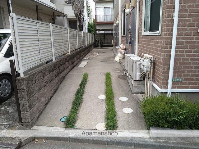 レオネクストシオン北沢の玄関写真