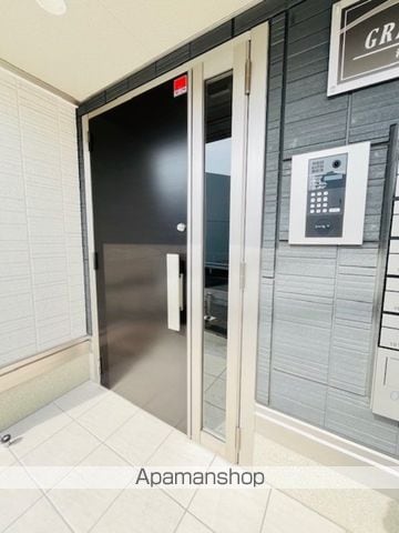 GRAND湘南 A棟の玄関写真