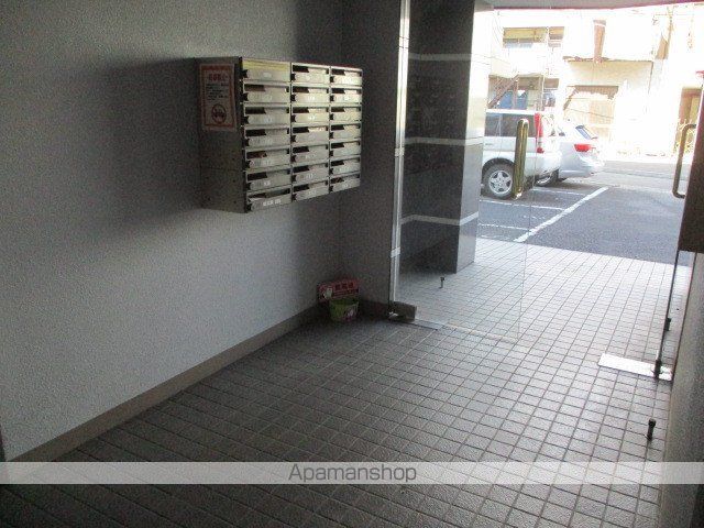ジュネス小杉ビルの玄関写真