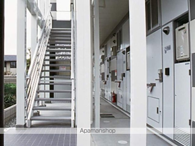 レオパレスコンフォートの玄関写真