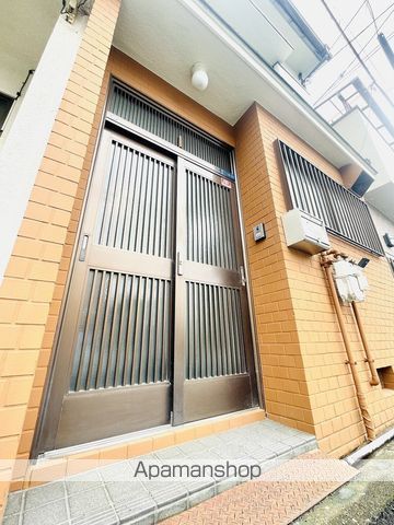 大阪市谷町線 千林大宮駅 徒歩15分 2階建 築57年の玄関写真