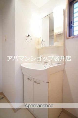 アスティオンIIIの内装写真