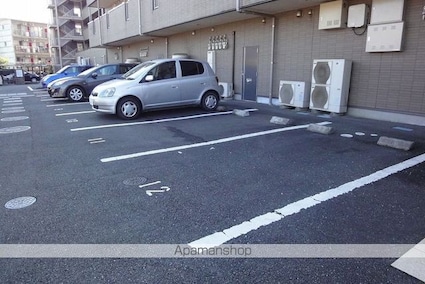 ドエル森の木Ⅱ[1K/28.08m2]の駐車場