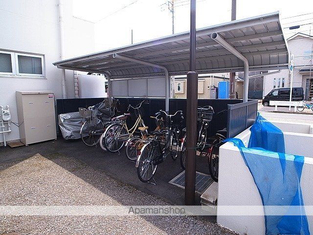 第二田口ビルの玄関写真