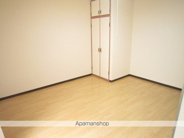 ロイヤルオークス滝井の内装写真