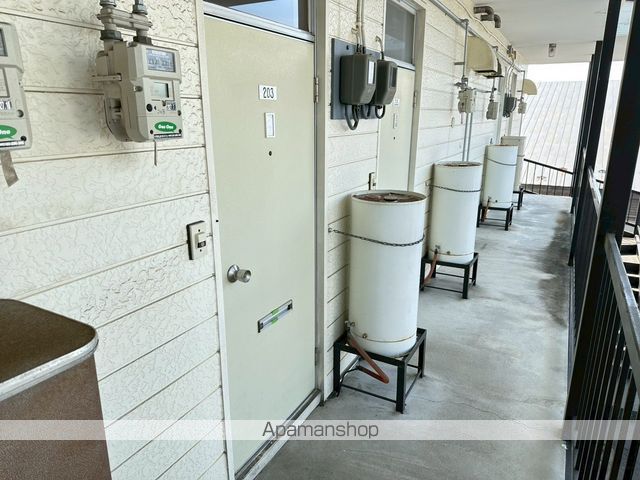 ハイツウエダB棟の玄関写真