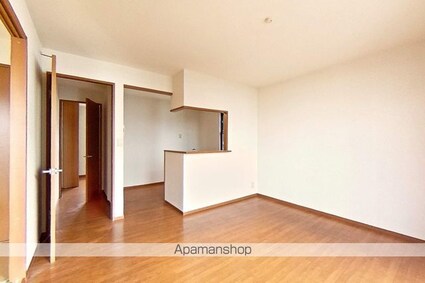 フローラ四月田　Ａ棟[2LDK/56.6m2]のリビング・居間