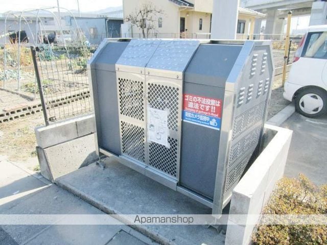 レオパレスNARUSHIMAの外観写真