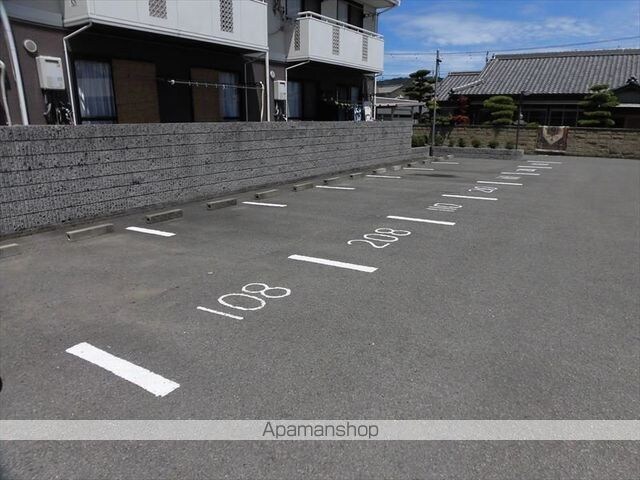 和歌山県和歌山市古屋[2LDK/53m2]の駐車場1
