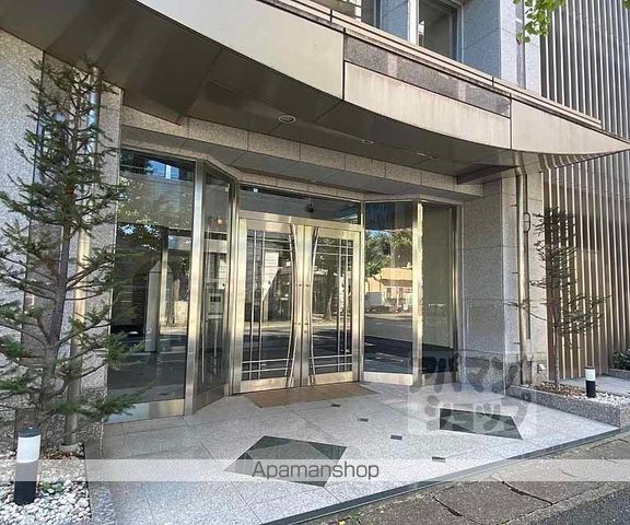 サンモール西京極の玄関写真