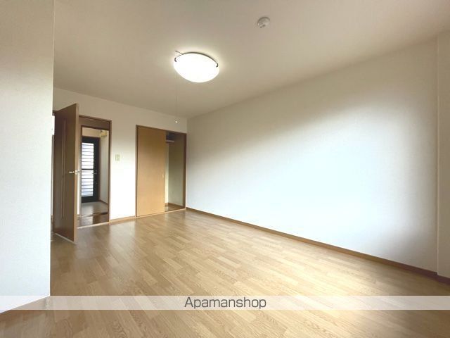 PRIMERA Eの内装写真