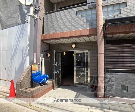 ベルウィングの玄関写真