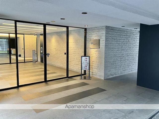 ダイナシティ三宿の玄関写真