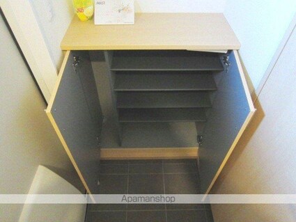 長野県長野市安茂里小市１丁目[2LDK/67.14m2]の玄関