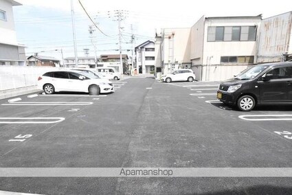 香川県高松市仏生山町甲[2LDK/55.09m2]の駐車場