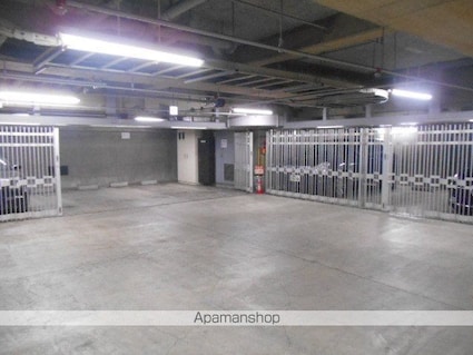 セルベコート立川[2LDK/56.52m2]の駐車場1