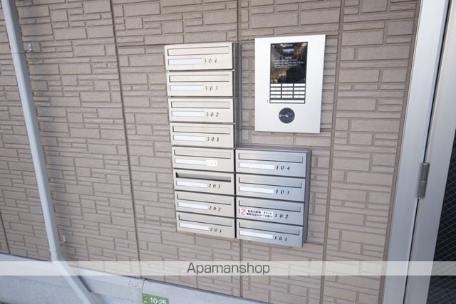 アストラムライン 安東駅 徒歩7分 3階建 築10年の玄関写真