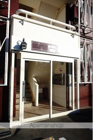 マンション桃の里の玄関写真