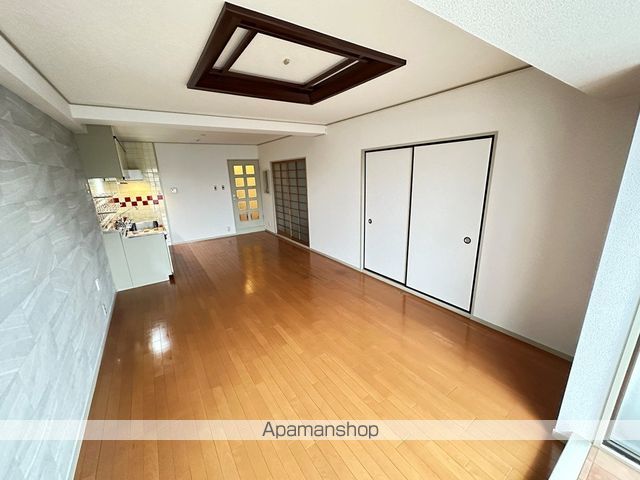 ホワイトキャッスル植田IIIの内装写真