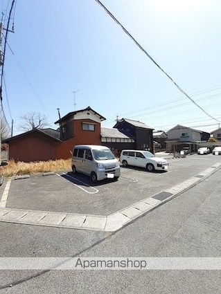 シャン・ド・フルール[1R/33.15m2]の駐車場