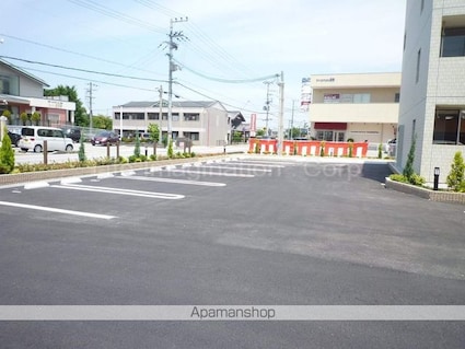 グランド　ヒル弐番館[2LDK/60.18m2]の駐車場1