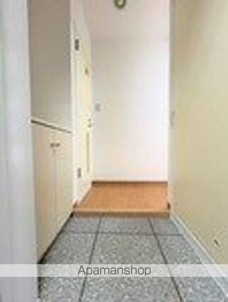 ＤｅＬＣＣＳ山吹神楽坂[1R/44m2]の玄関
