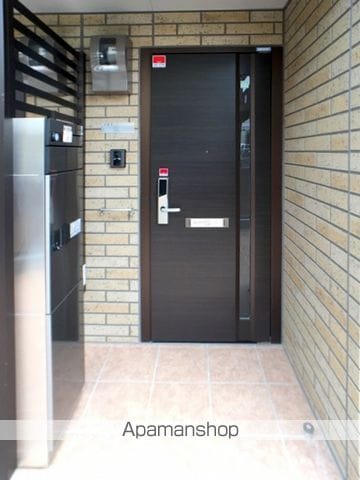 ターナ木曽西 B棟の玄関写真