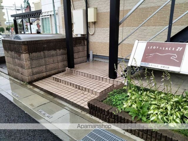 レオパレス彩東大宮の玄関写真