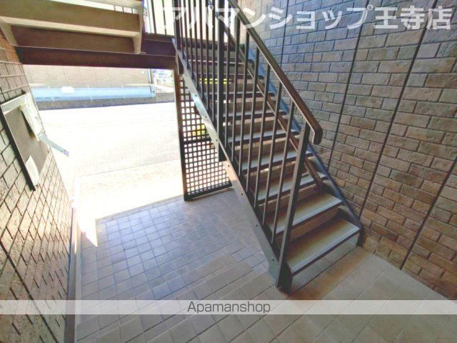 ヴィルヌーブBの玄関写真