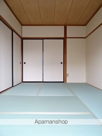 ミーテルーチェ坪井IIの玄関写真