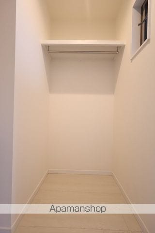 メゾネット八幡 B棟の内装写真