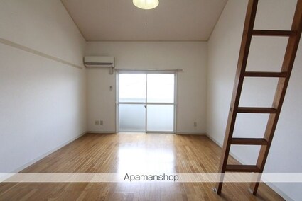 タウンハイツ和泉[1K/29.16m2]のリビング・居間