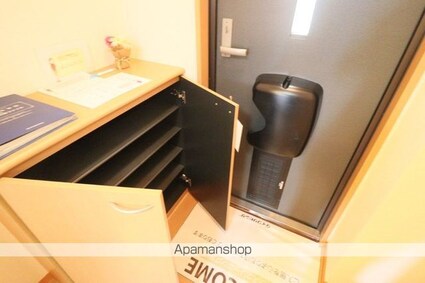 アークグレイス[1K/26.72m2]の玄関