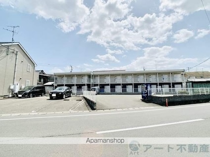 レオパレス伊予五色[1K/22.7m2]の駐車場1