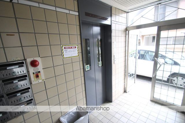 第四エンシンハイツの玄関写真