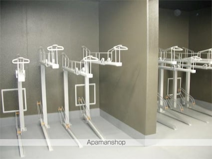 ルーブル早稲田六番館[1K/20.25m2]の駐車場