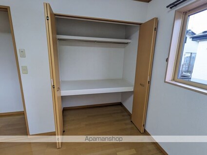 ハイライン鶴巻[3LDK/72m2]の収納