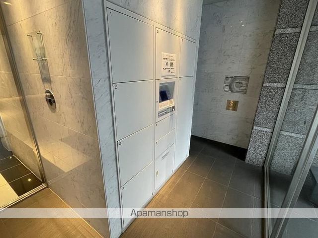 エンクレスト天神MERSIIの玄関写真